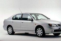 Nissan Primera 1999 hečbeka foto attēls 3