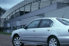 Nissan Primera 1999 hečbeka foto attēls 4