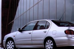 Nissan Primera 1995 sedana foto attēls 5