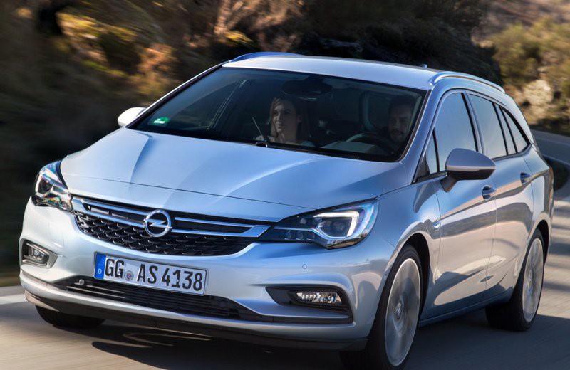 Opel Astra 2015 foto attēls