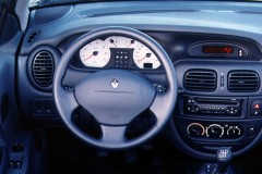 Renault Megane 1999 hečbeka foto attēls 2