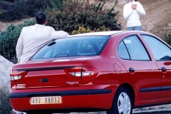 Renault Megane 1999 sedana foto attēls 1