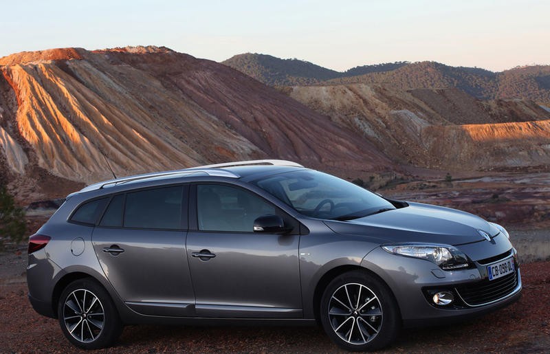 Renault Megane 2012 wagon (2012, 2013) reviews, technical data, prices