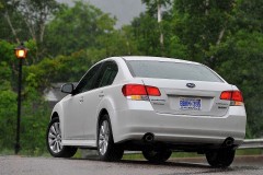 Subaru Legacy 2009 sedana foto attēls 11
