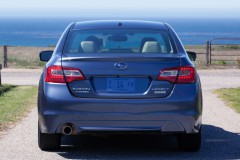 Subaru Legacy 2014 sedana foto attēls 3