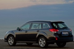 Subaru Outback 2013 foto attēls 14