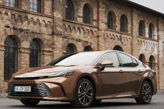 Toyota Camry 2023 foto attēls 1