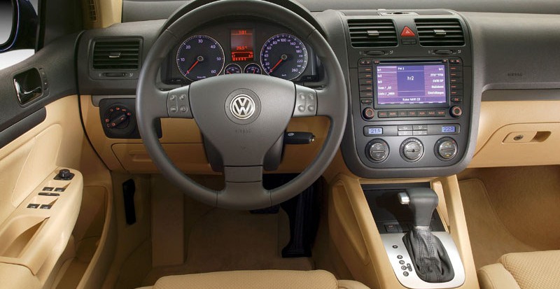 Voiture, VW Volkswagen Golf V 1.9 TDI, en bas au milieu de la classe de  taille moyenne, l'année de modèle 2003,--métallique bleu, Limousine, FGHDS,  conduite, diagona Photo Stock - Alamy
