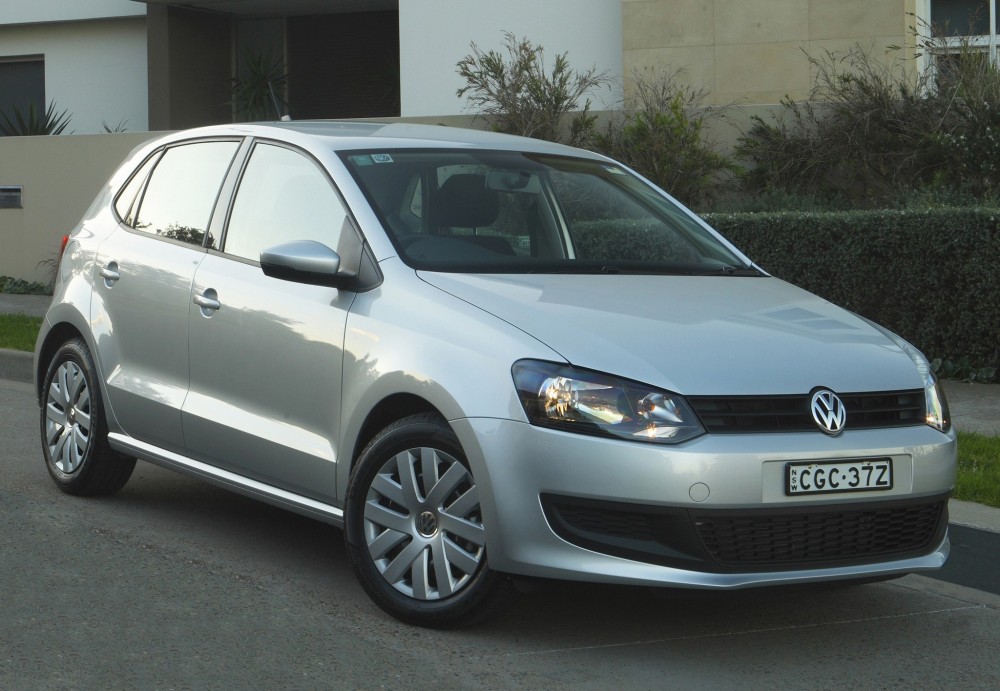 Volkswagen Polo 2009 Hatchback (2009 - 2014) reviews, technical data ...