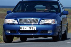 Blue Volvo V70 1996 front
